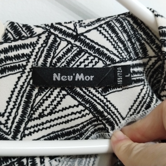 Woman Top - Picture 5 of 7